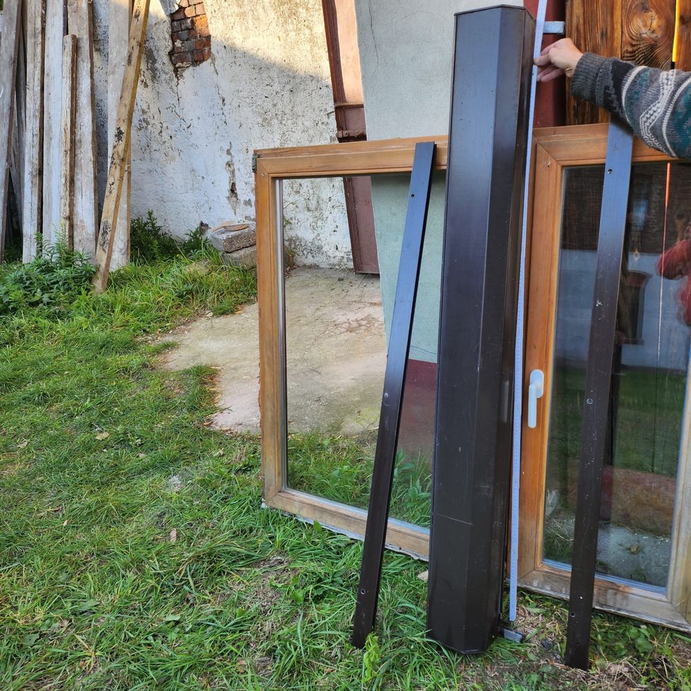 Okno drewniane z roleta elektryczna