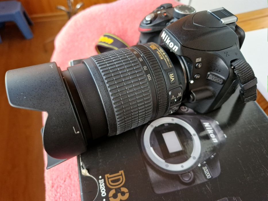 Продам Nikon D3200 18-105 VR Kit