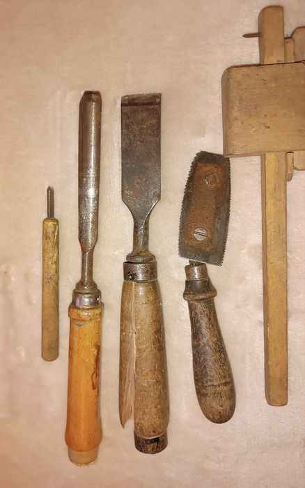 Stare narzędzia stolarskie
