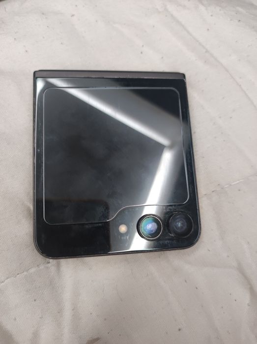 Samsung Galaxy Flip 5