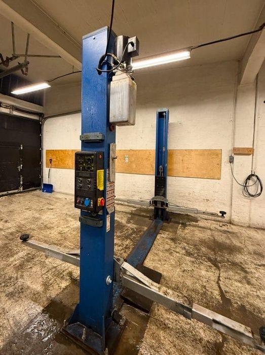 Podnośnik dwukolumnowy XTLIFT