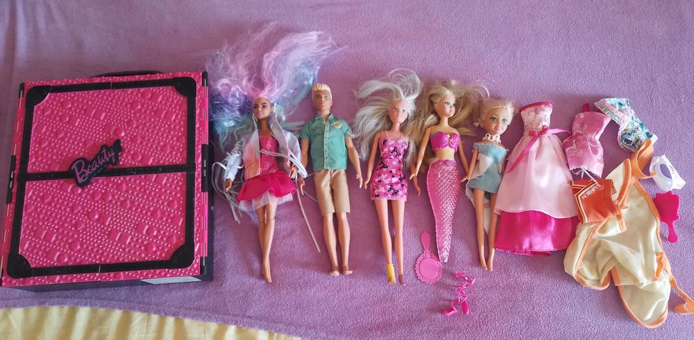Lalki Barbie + Ken + szafa na ubrania