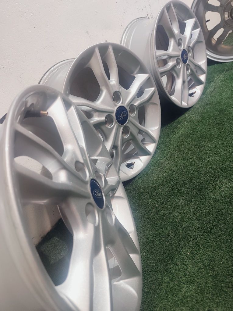 Felgi aluminiowe OE Ford Fiesta MK7 15" 6J 4x108 ET 47.5 TPMS