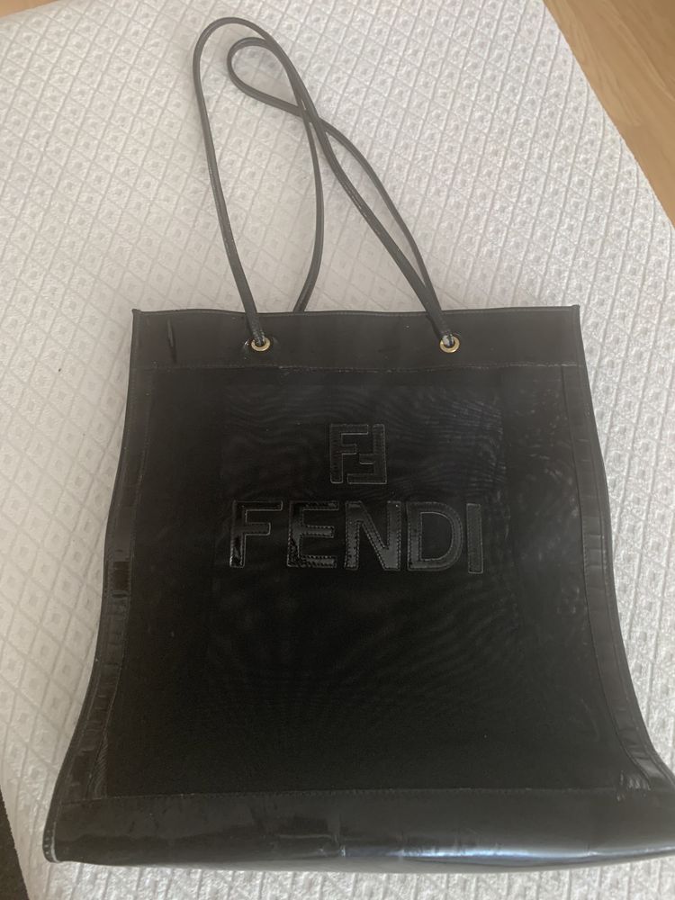 Сумка-шоппер Fendi Tote из черной сетки с логотипом FF