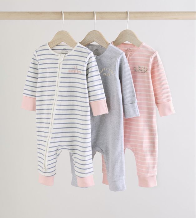 Продам 3 ромпера 62 розмір з шапочками