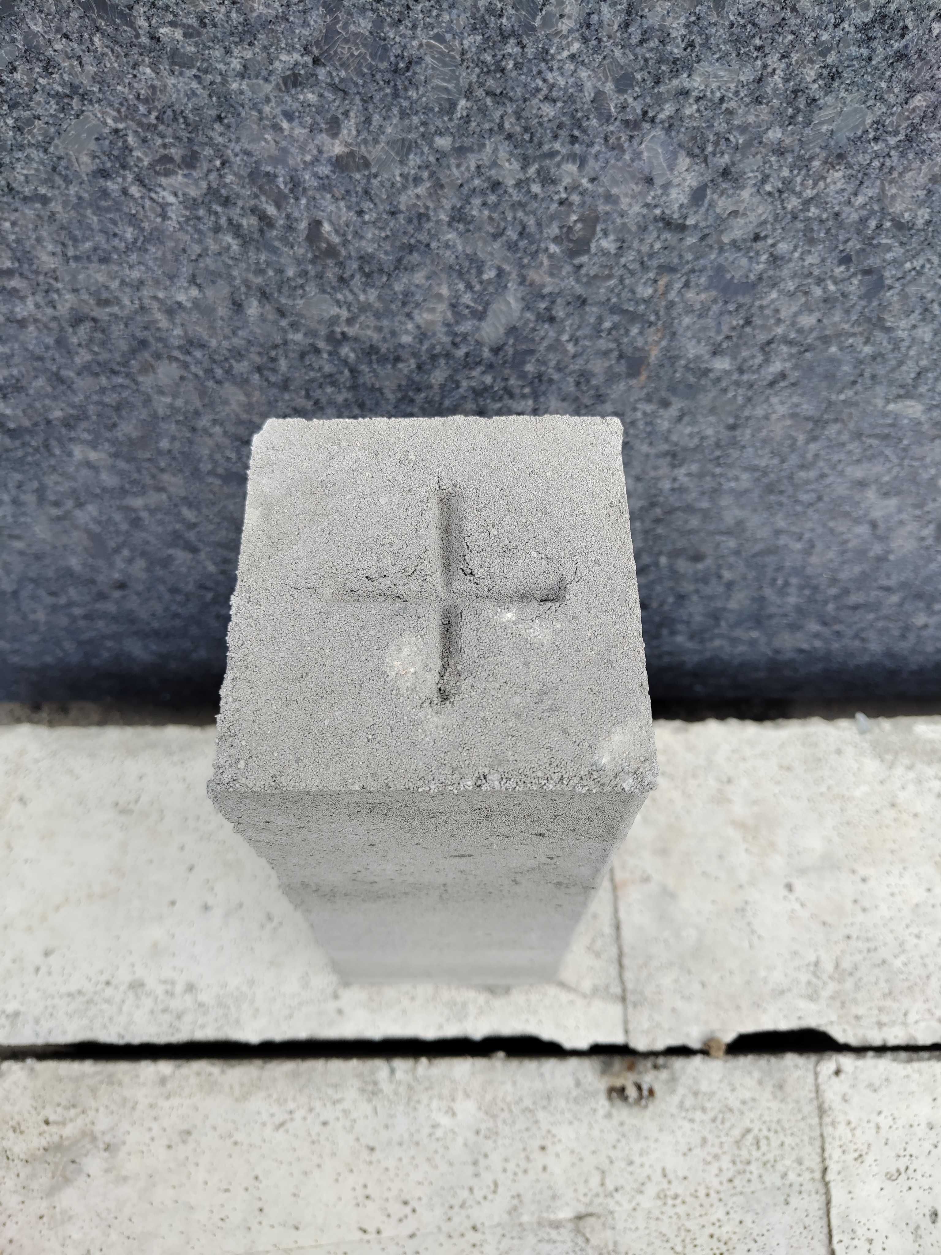 Słupki graniczne betonowe, kamień geodezyjny