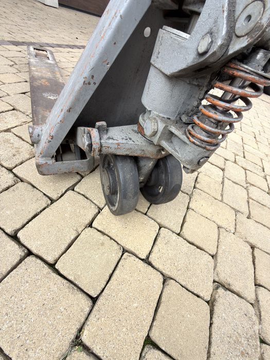 Paleciak, wózek paletowy Rezerwacja