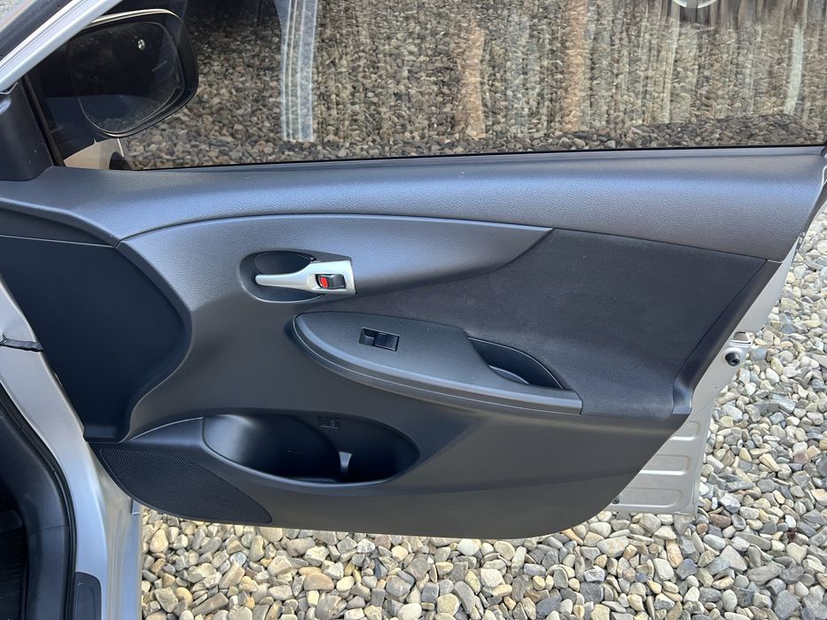 Тойота корола ціла у рідній фарбі машина варта вашої уваги