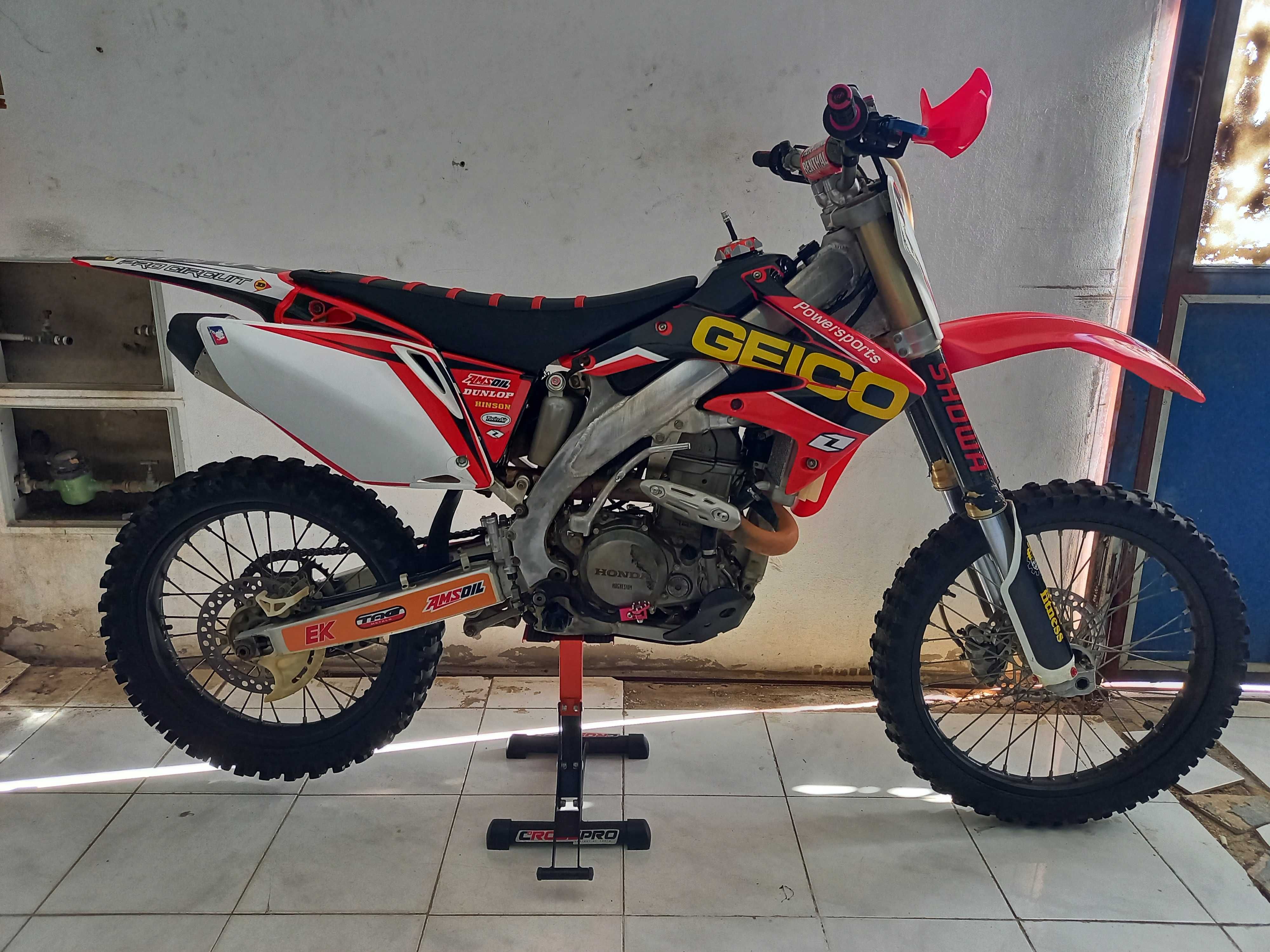 Honda CRF 450 GEICO