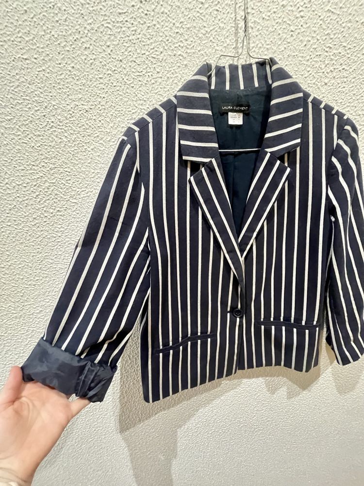 Blazer azul escuru com riscas