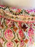 Veste até ao 42. Calça Boho Bordada – Conforto com Estilo