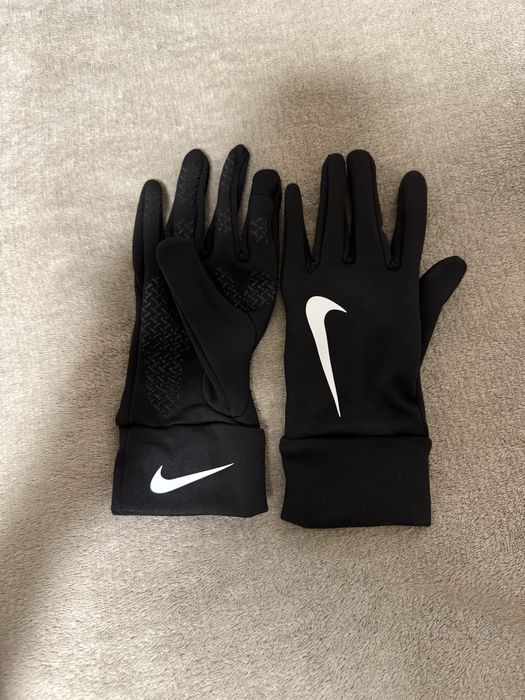 Rękawiczki Nike – idealne na trening i chłodne dni!