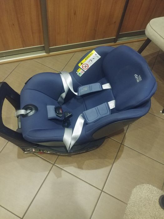 Fotelik Britax Romer SWINGFIX M i-SIZE