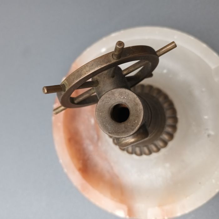 Popielniczką z obcinaczem do cygar