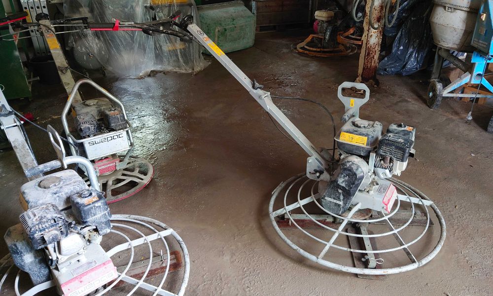 Zacieraczka spalinowa SWEPAC TR 950P STD do posadzek betonowych