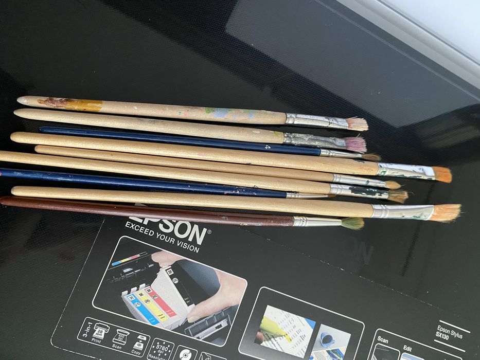 Pastas e Mala para trabalhos A3 e pinceis novos