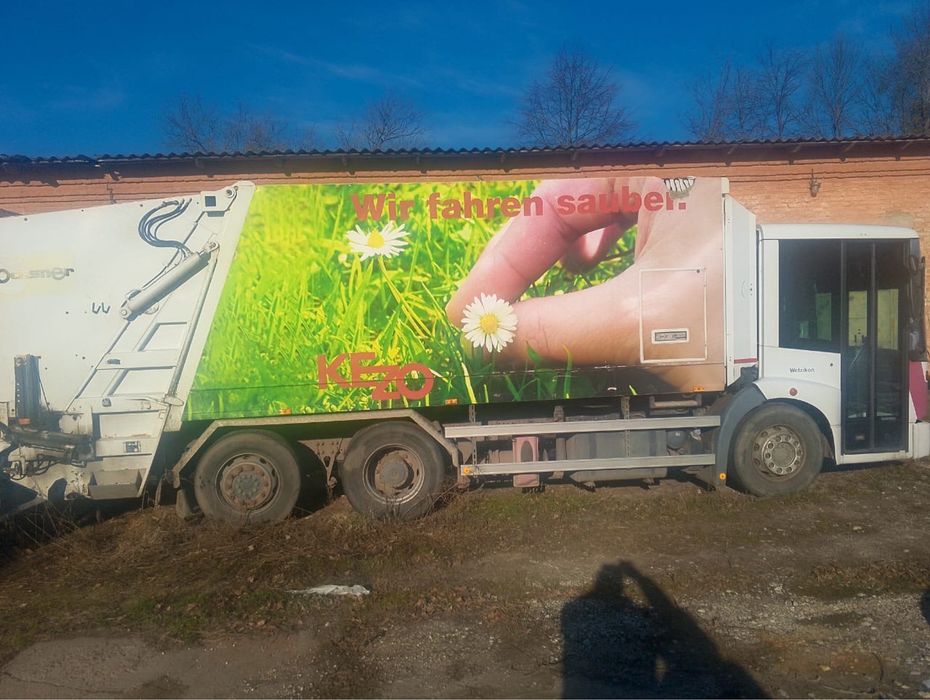 Сміттєвоз Mercedes