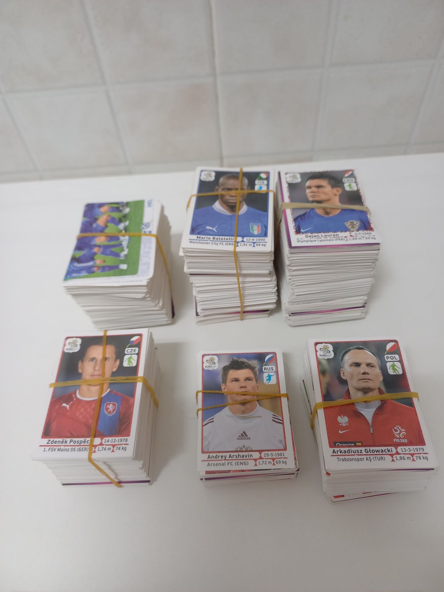 Cromos Euro 2012 troco ou vendo
