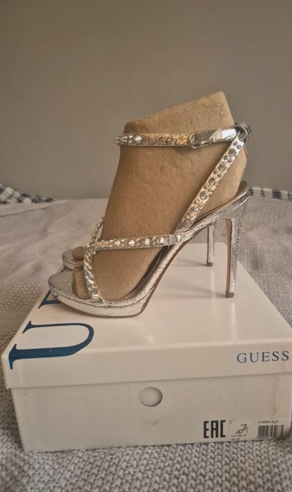 Sandałki Guess r.39