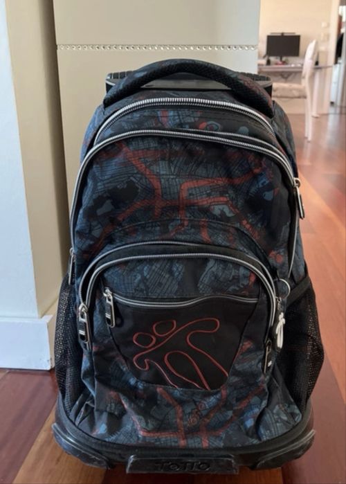 Mochila com rodas da marca Totto