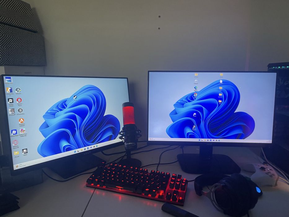 Vendo Pc com 2 monitores, micro e teclado e rato