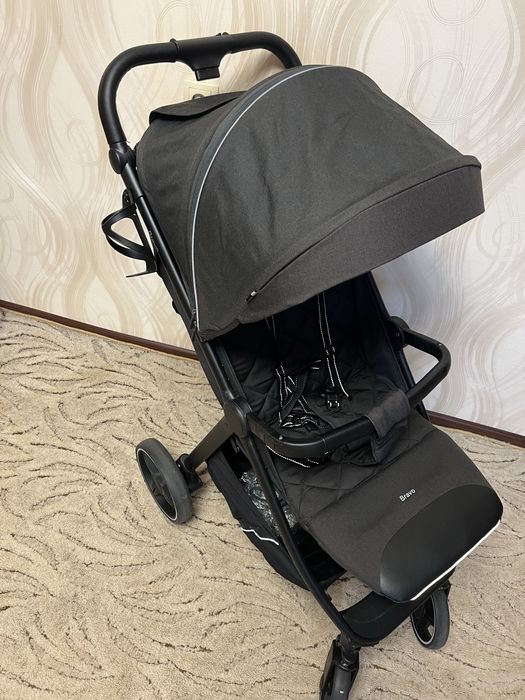 Прогулянкова коляска Carello Bravo