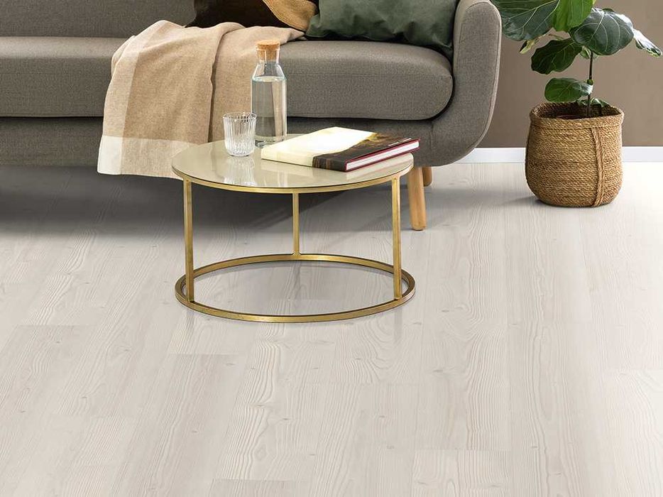 Piso Laminado - Pinho Invery Branco - EGGER PRO - 9,25 m2 - Novo