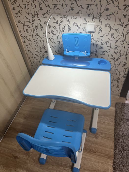 Стіл/ парта шкільна дитяча