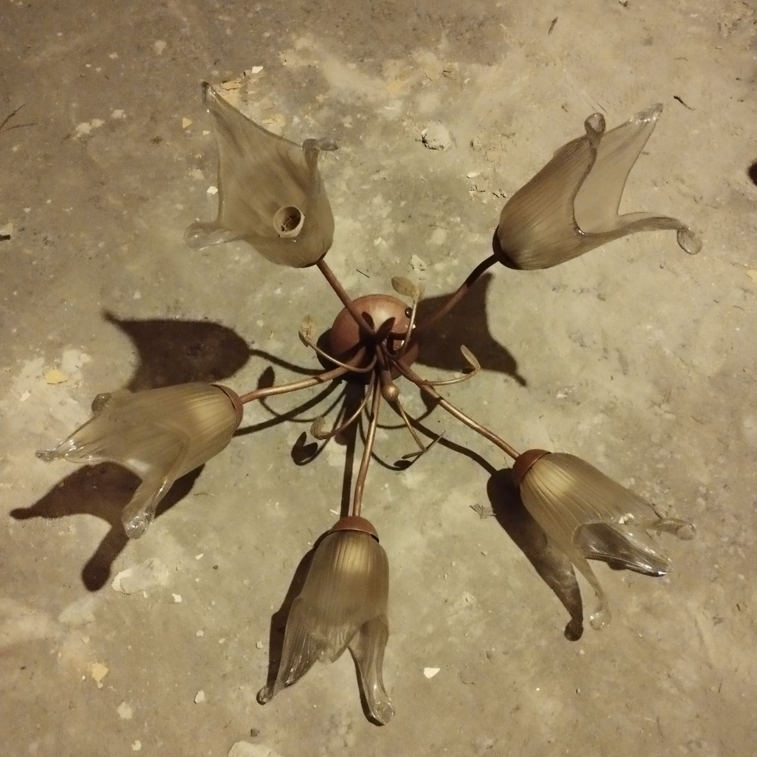 Lampa do salonu na 5 żarówek