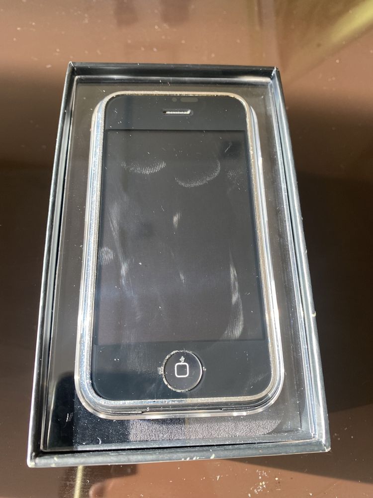 Коллекционный самый первый IPhone