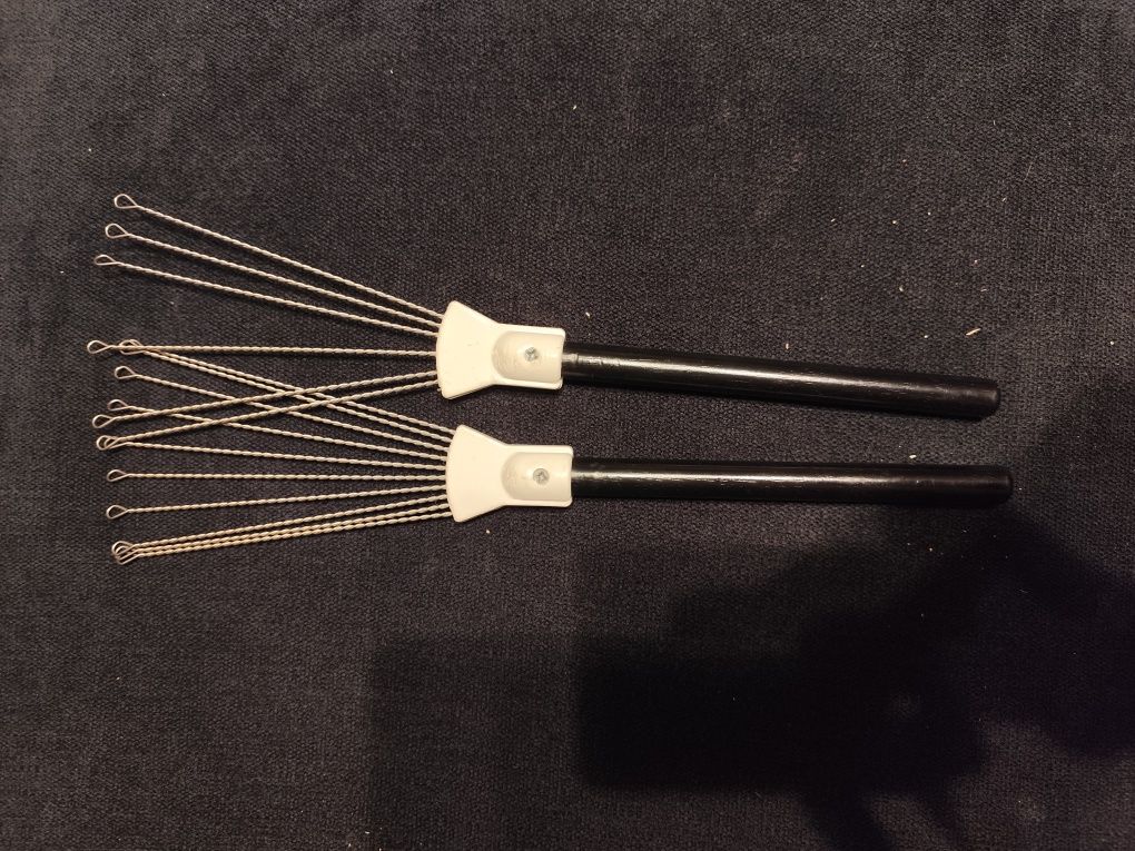 Pałeczki perkusyjne miotełki vic firth dreadlocks