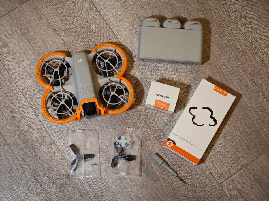 Dron DJI Neo + hub + 3 baterie + kontroler RC-N3 + dodatki