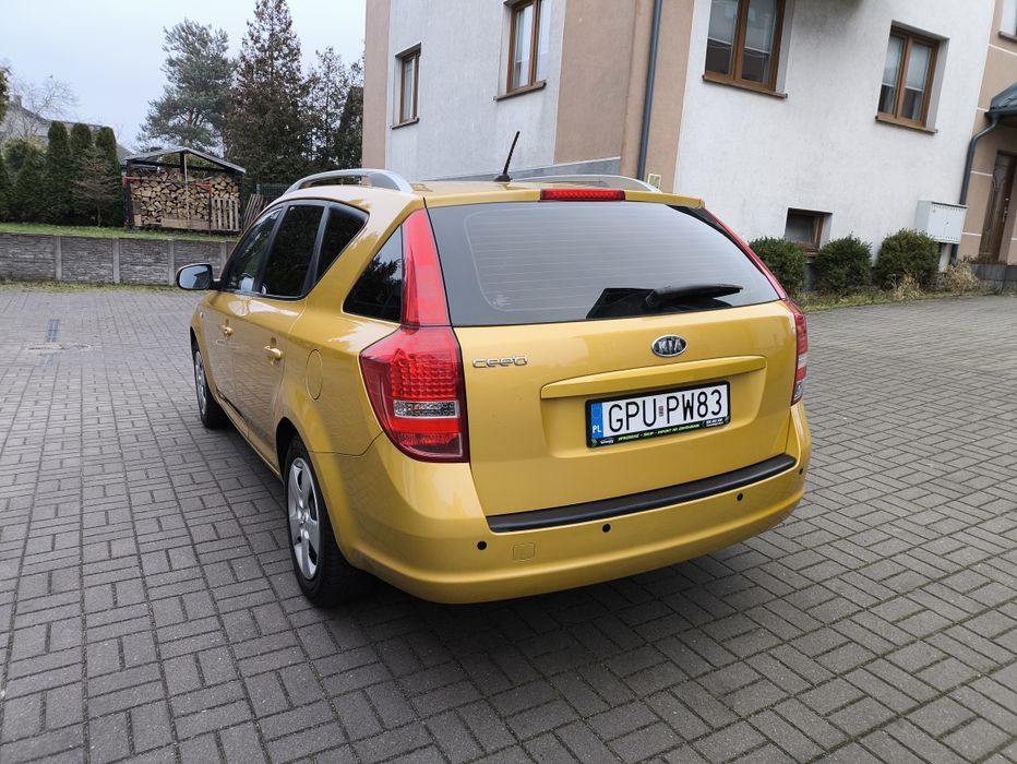 KIA Ceed 1,6 Vision Benzyna 2010r Złoty SuperAuto