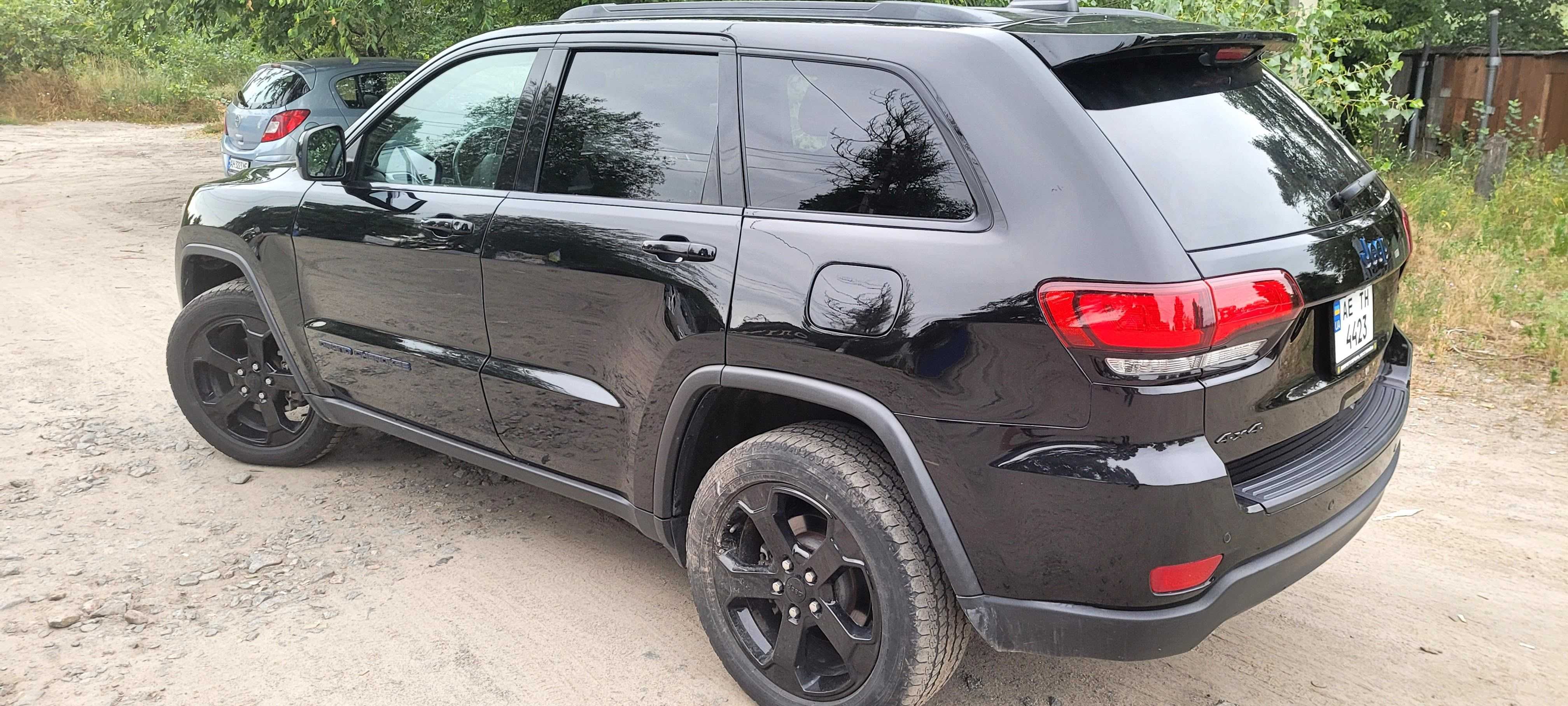 Продам JEEP GRAND CHEROKEE Laredo 2019