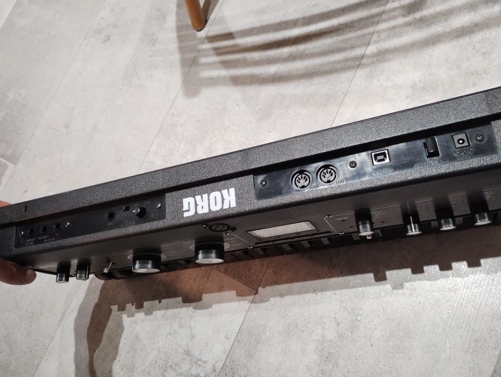 Korg Microkorg XL+ syntezator