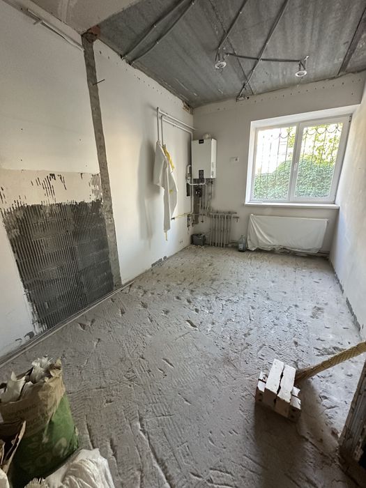 Продаж приміщення в новобудові з окремим входом центр міста 85 метрів