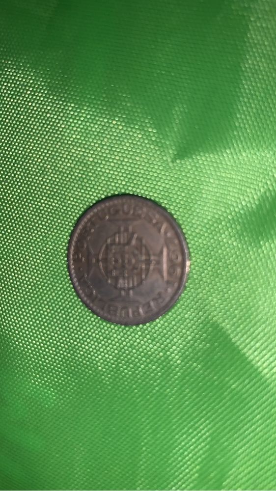 Moeda de dois e quinhentos escudos