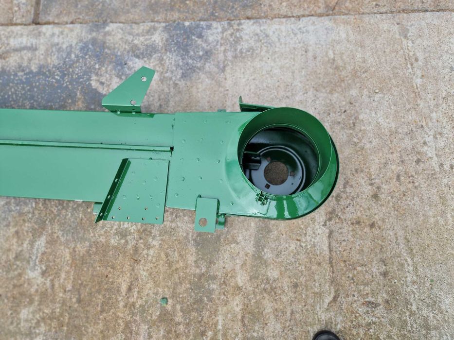 Podajnik elewatorowy zbożowy kombajnu John Deere