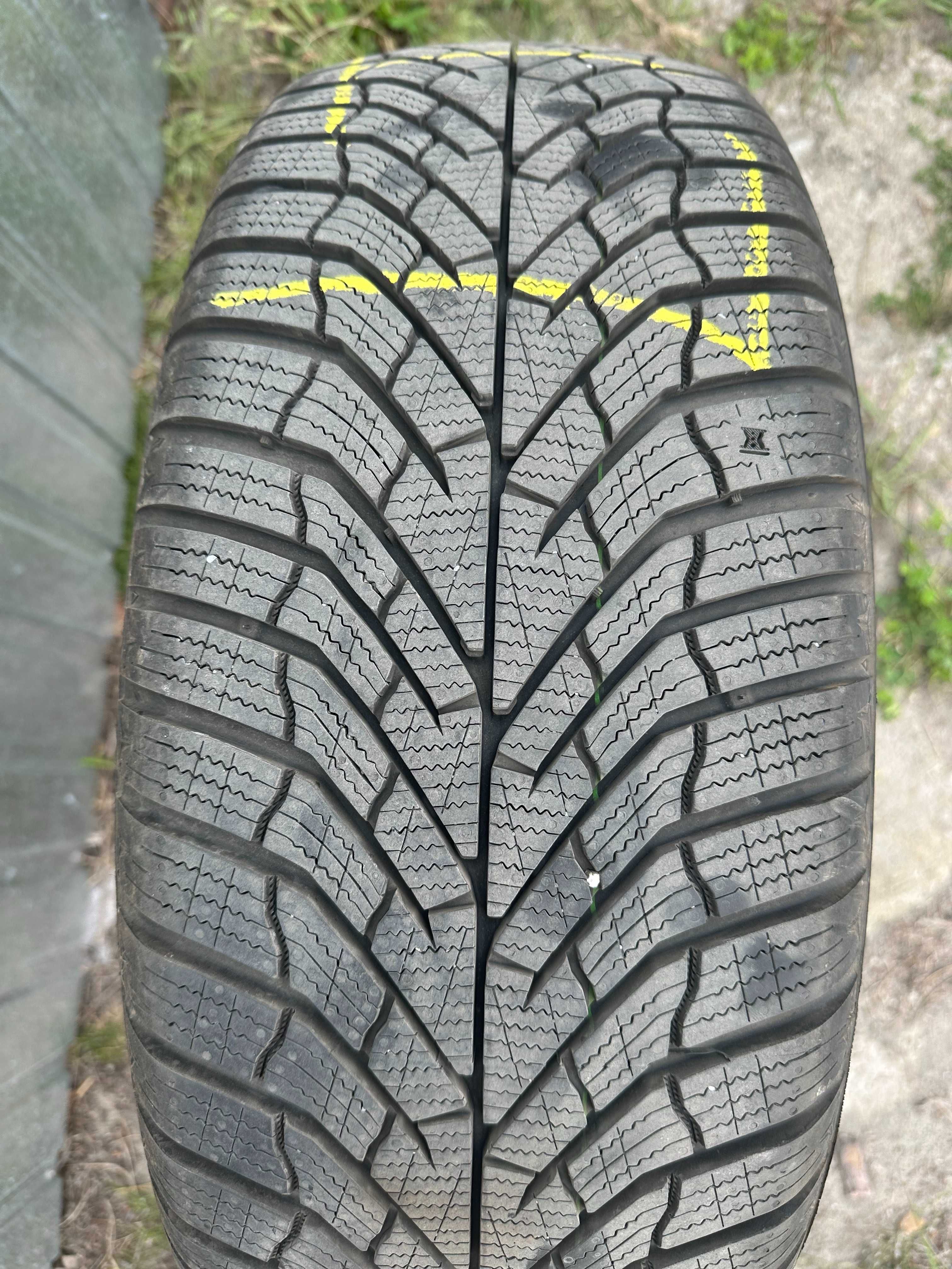 Lekko używane Kumho 225/55/18 zimowe 24 rok