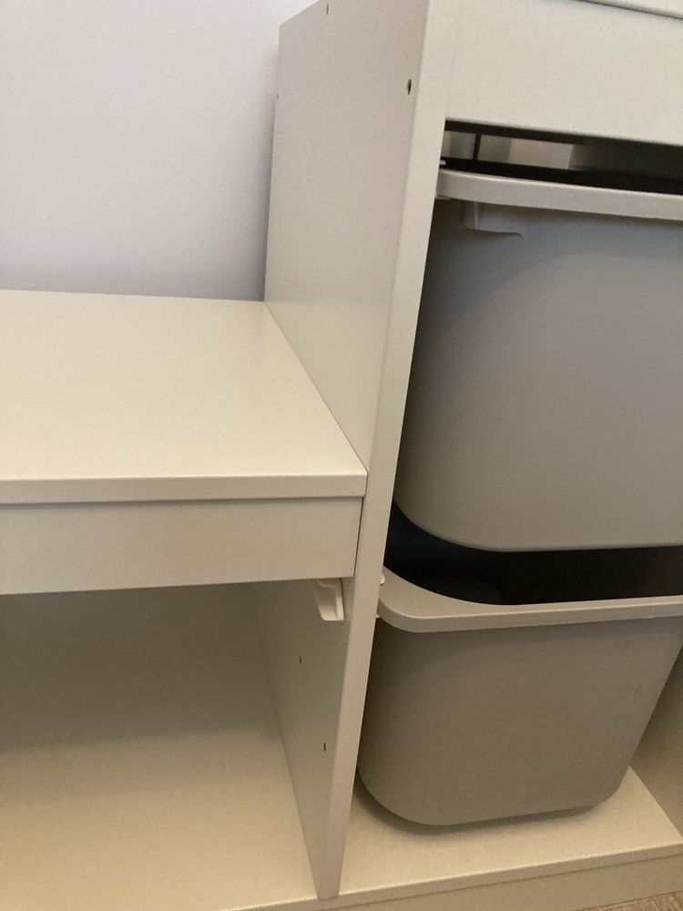 Regał IKEA z 6 pojemnikami