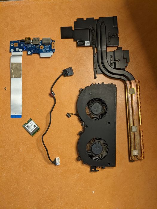 Разборка Lenovo Y520 /Кулер/Доп плата USB/вайфай/Роз'єм зарядки