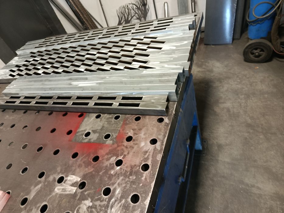 Wypalanie otworów w Profilach CNC