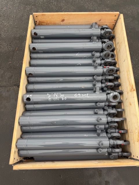 Siłownik hydrauliczny nowy hurt