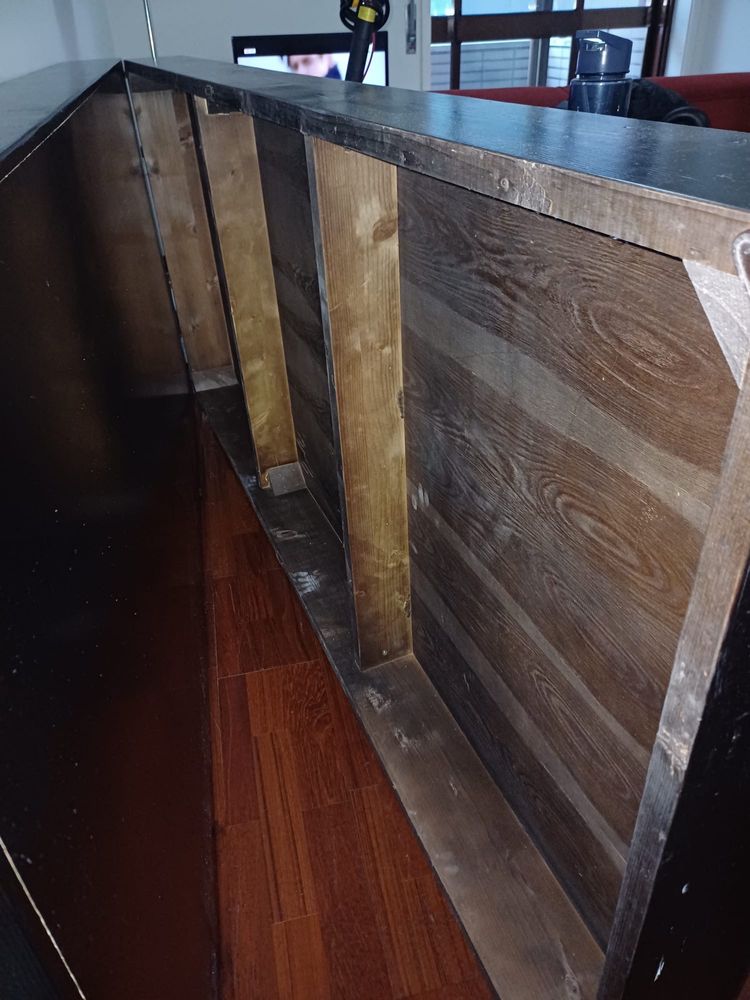 Estrado de cama em bom estado