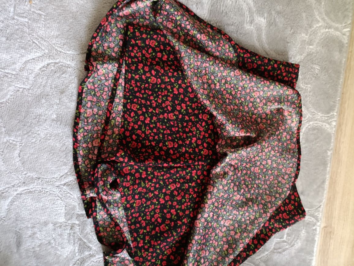 Spódnico spodenki w kwiaty wysoki stan XS Zara