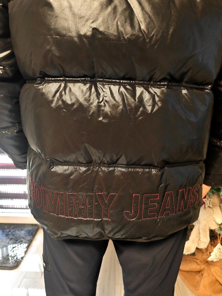 Przepiękny model kurtki puchowej Tommy Hilfiger rozm XL /XXL jak nowa