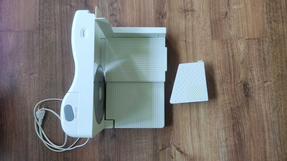 Дискова хліборізка-ломтерізка Melissa RH-31