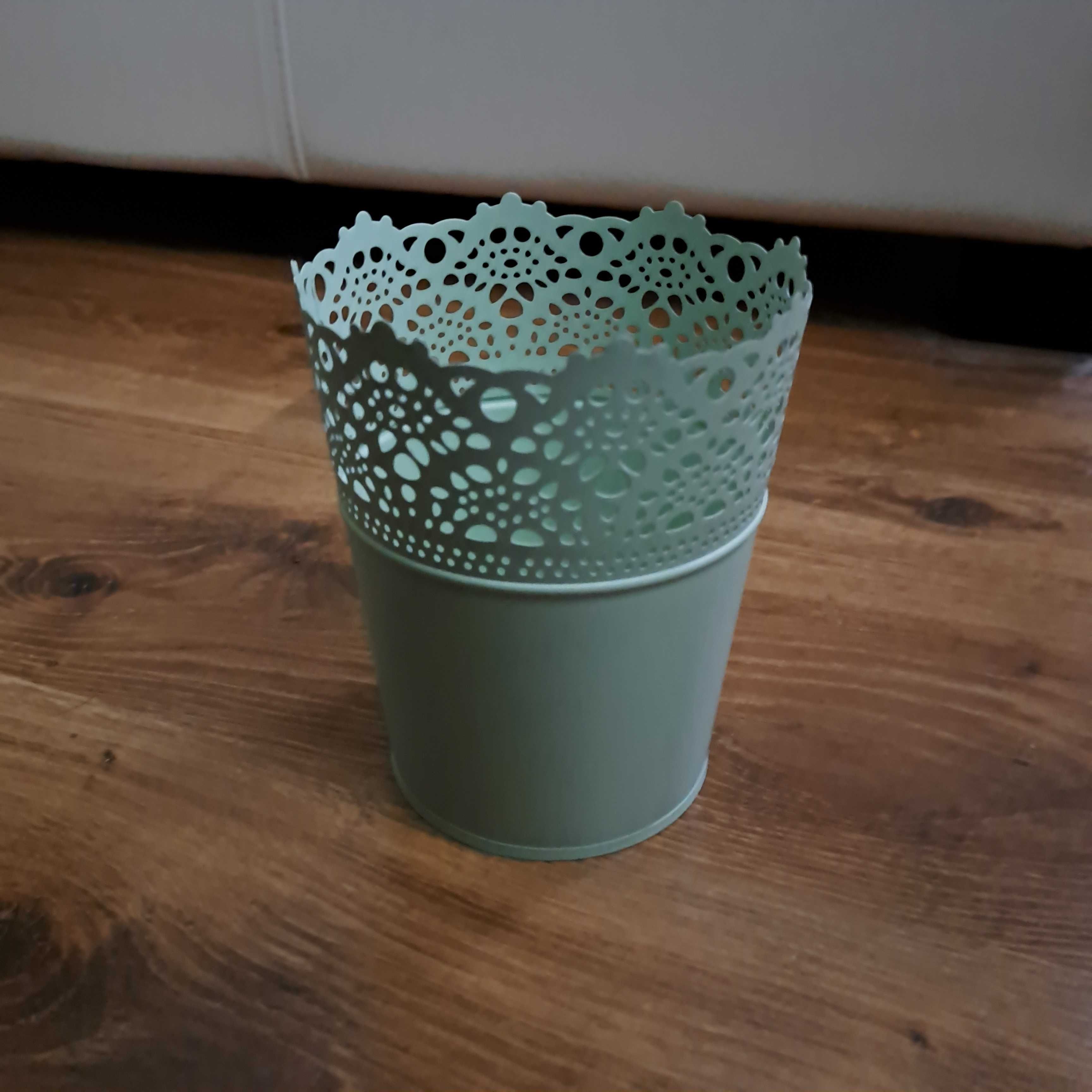 Miętowa osłonka na doniczkę Ikea