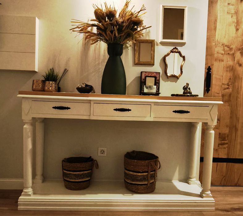 Aparador em madeira maciça – 180 cm – restaurado e com tampo em pinho