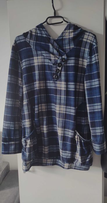 Sweterek bluza z kapturem